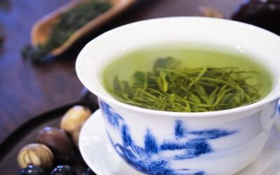 Zioła przeciwzapalne na skórę – zielona herbata
