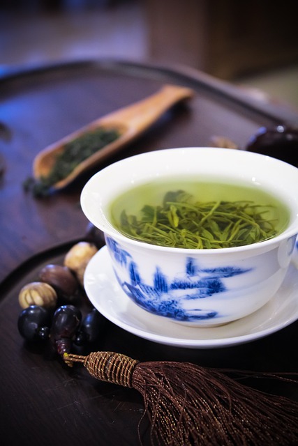 Zioła przeciwzapalne na skórę – zielona herbata